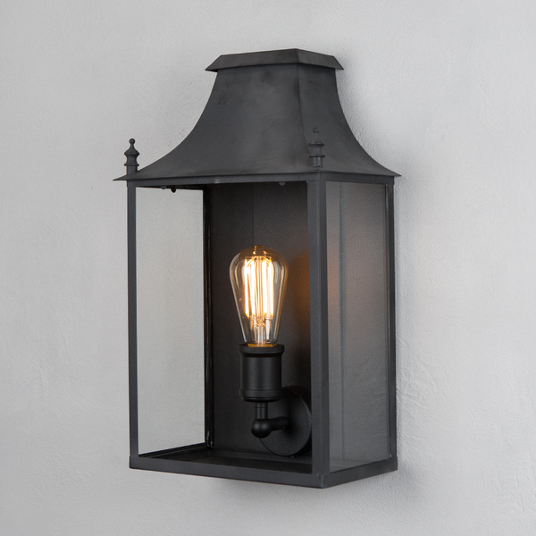 L14 - Blenheim Coach Lamp - Medium // Black
